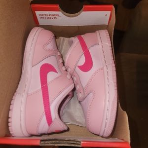 Toddler Triple Pink Nike Dunk Low Casual Shoes New & Authentic